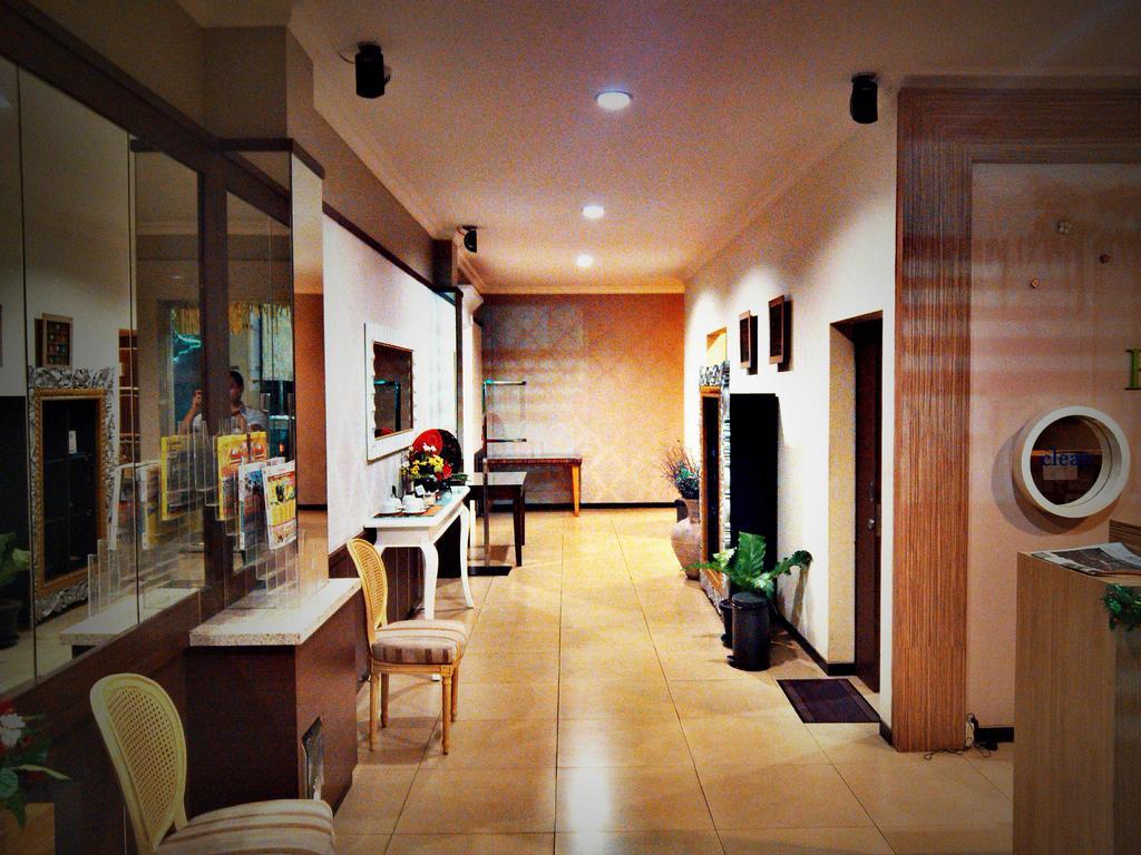 Hotel C3 Semarang Exteriör bild