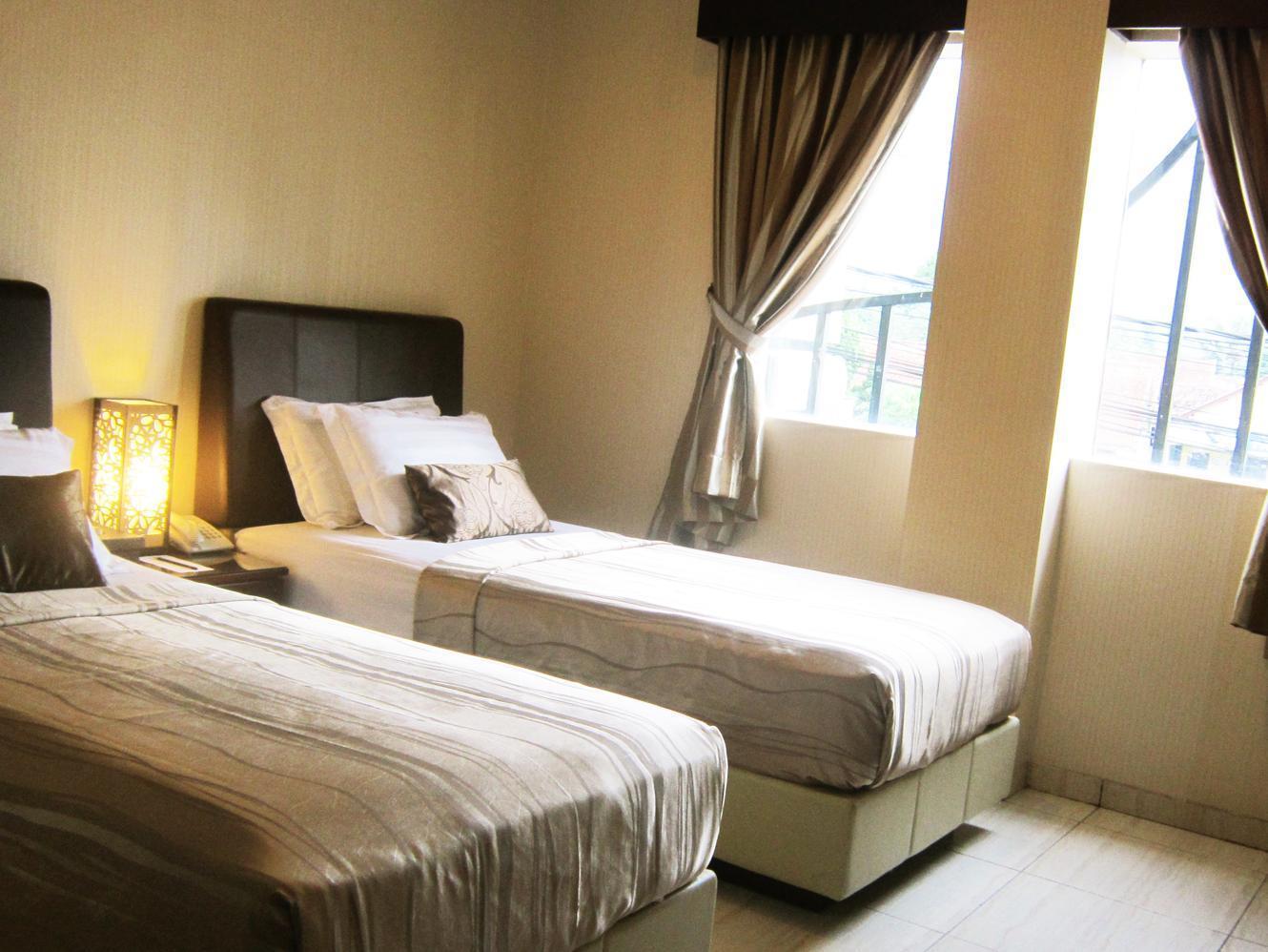 Hotel C3 Semarang Exteriör bild