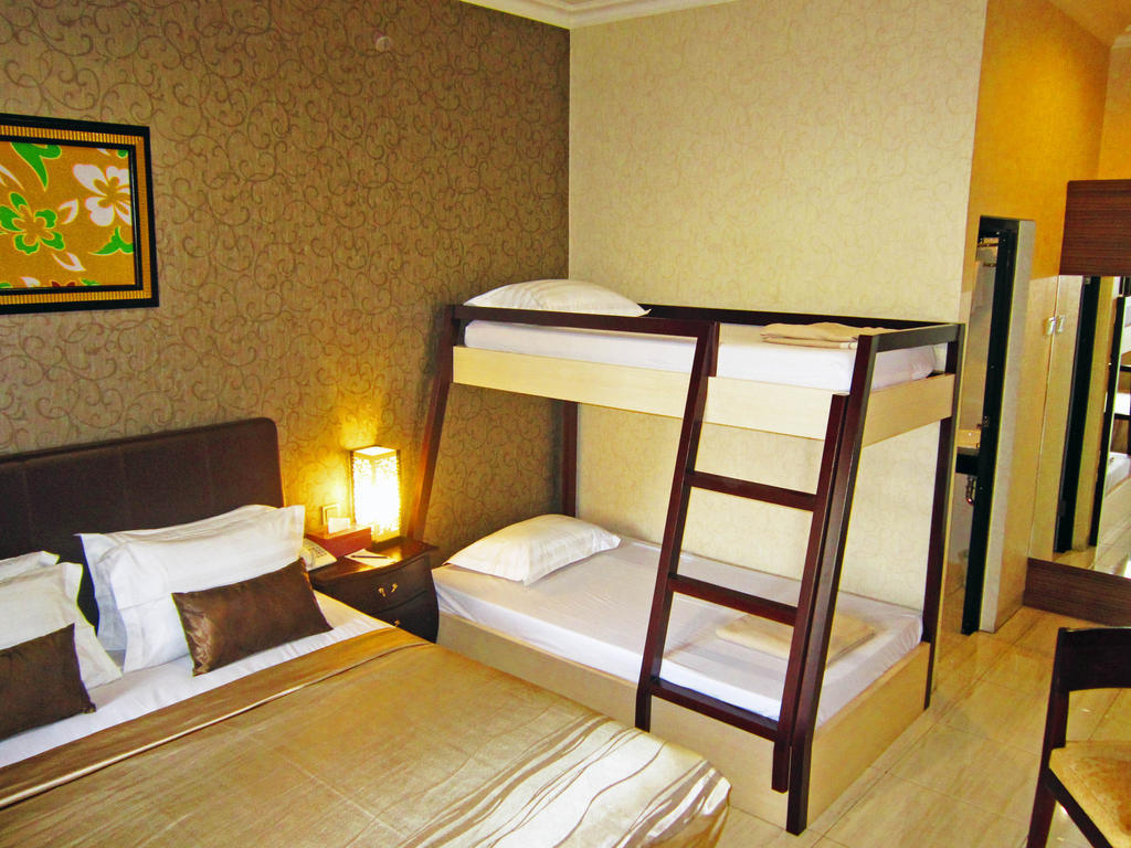 Hotel C3 Semarang Rum bild