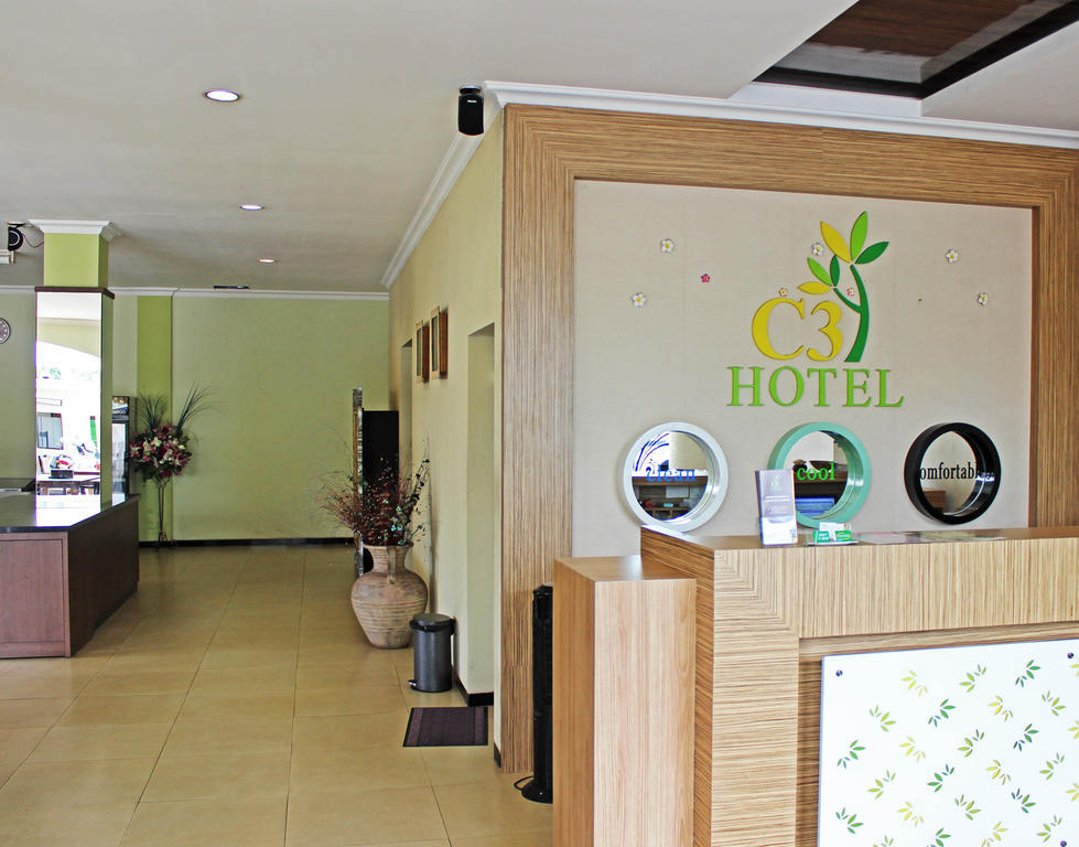 Hotel C3 Semarang Exteriör bild